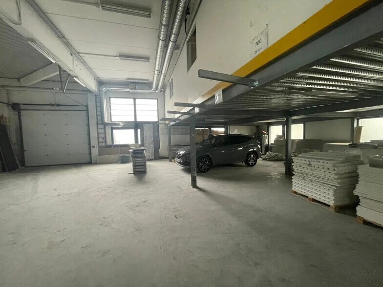 Local d'activités dans La Courneuve à vendre - Photo intérieure – Image 3 sur 8