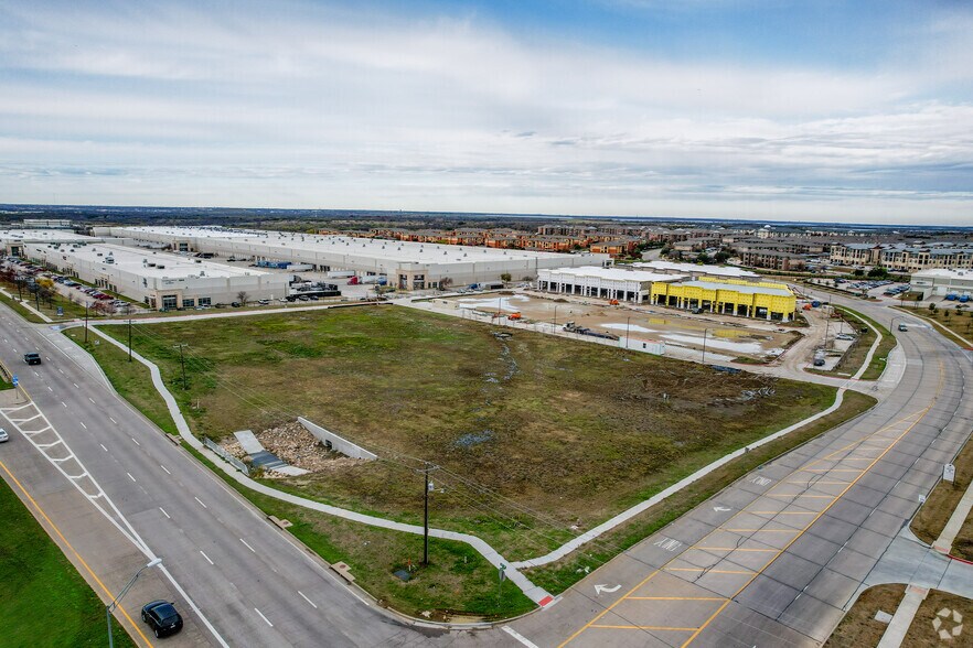 Leora & ST HWY 212, Lewisville, TX à vendre - Photo de l’immeuble – Image 3 sur 4