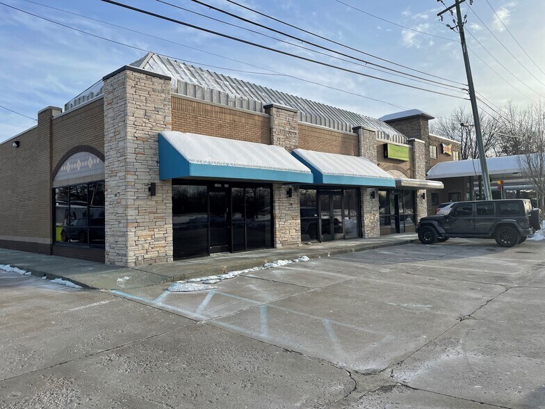 3290 Pontiac Trail, Commerce Township, MI à louer - Photo de l’immeuble – Image 2 sur 3