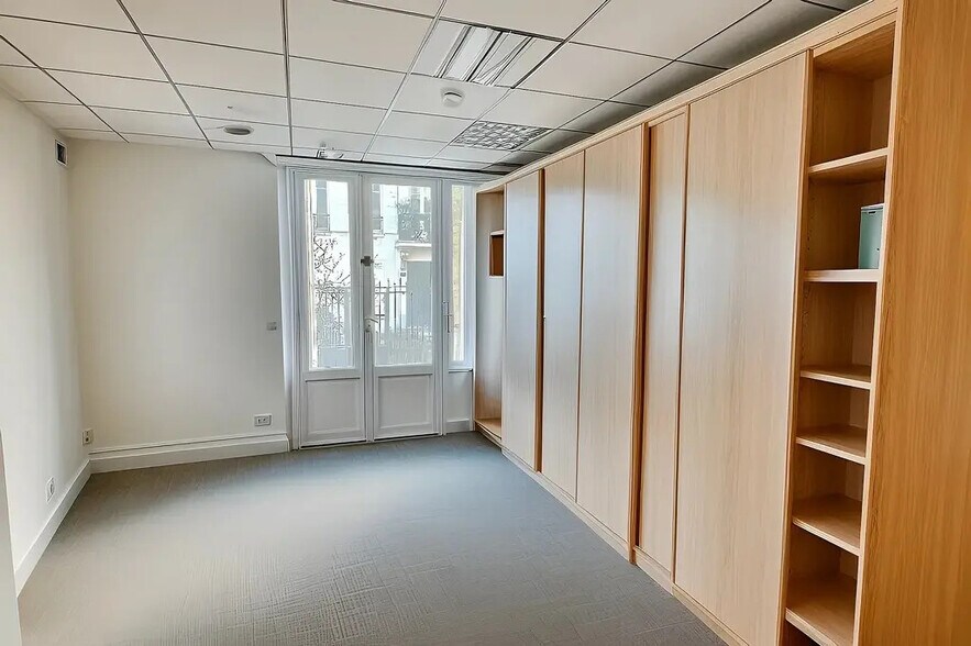 Bureau dans Paris à vendre - Photo de l’immeuble – Image 2 sur 10