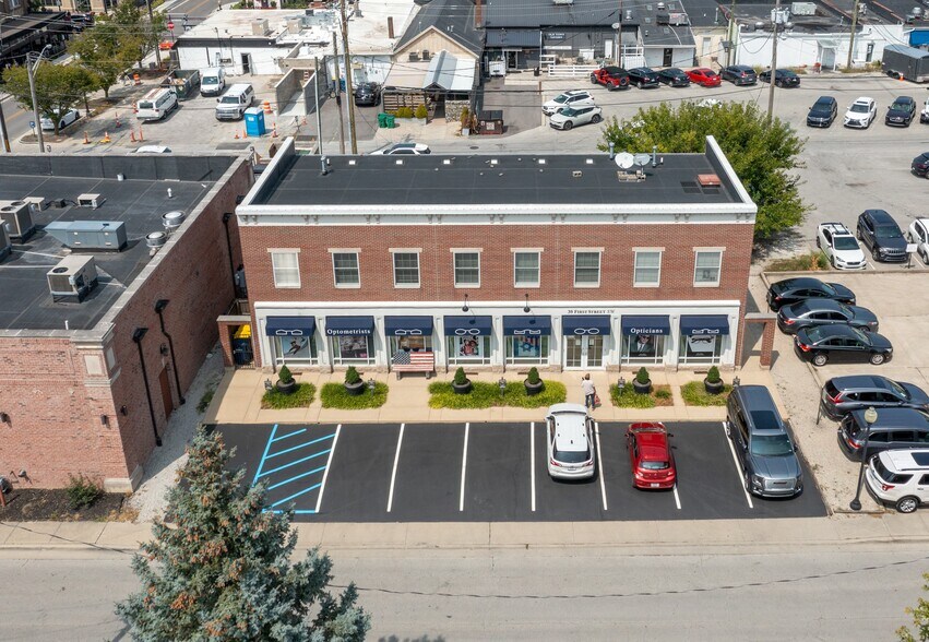 30 1st St SW, Carmel, IN à vendre - Photo principale – Image 1 sur 6