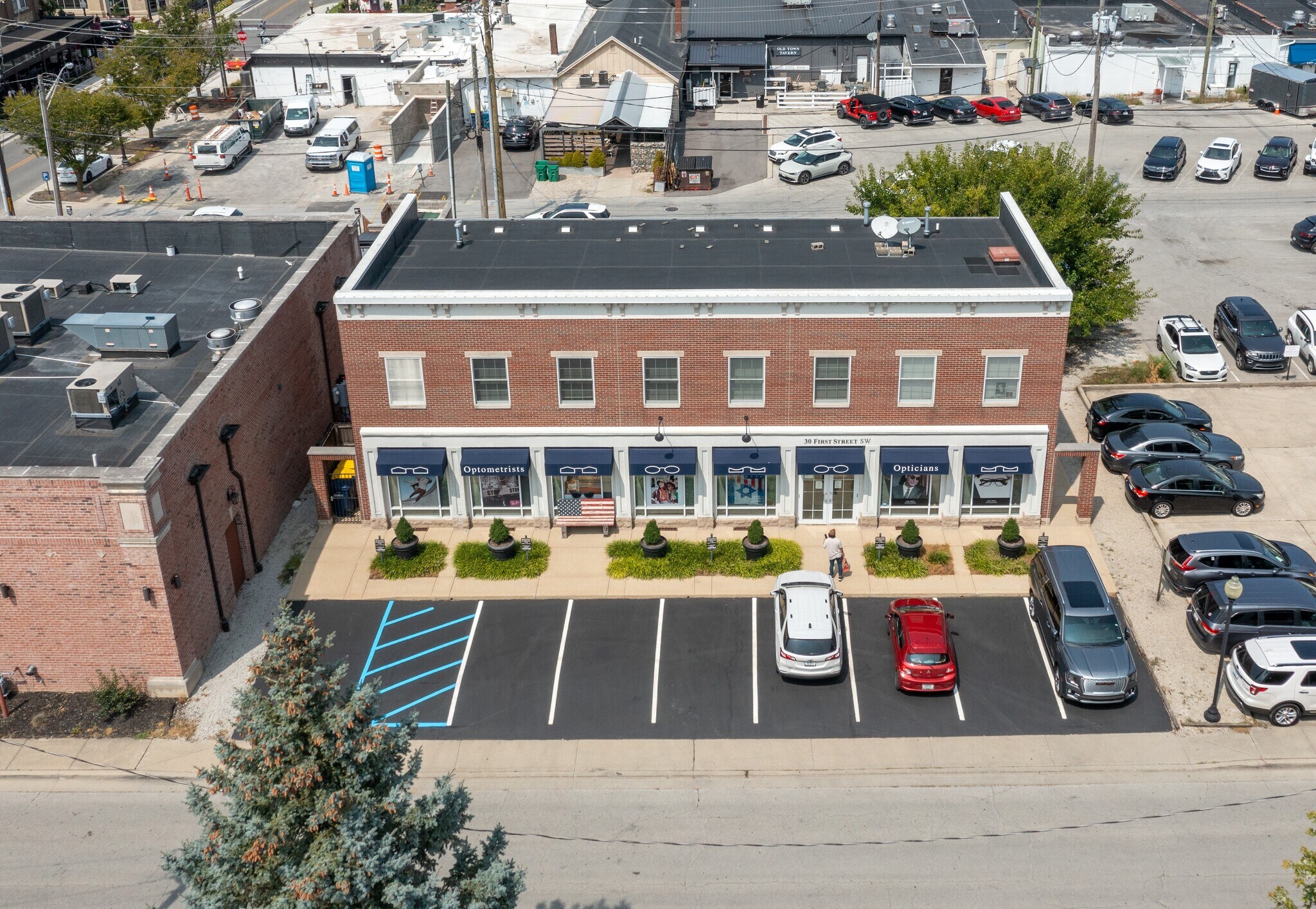 30 1st St SW, Carmel, IN à vendre Photo principale– Image 1 sur 7