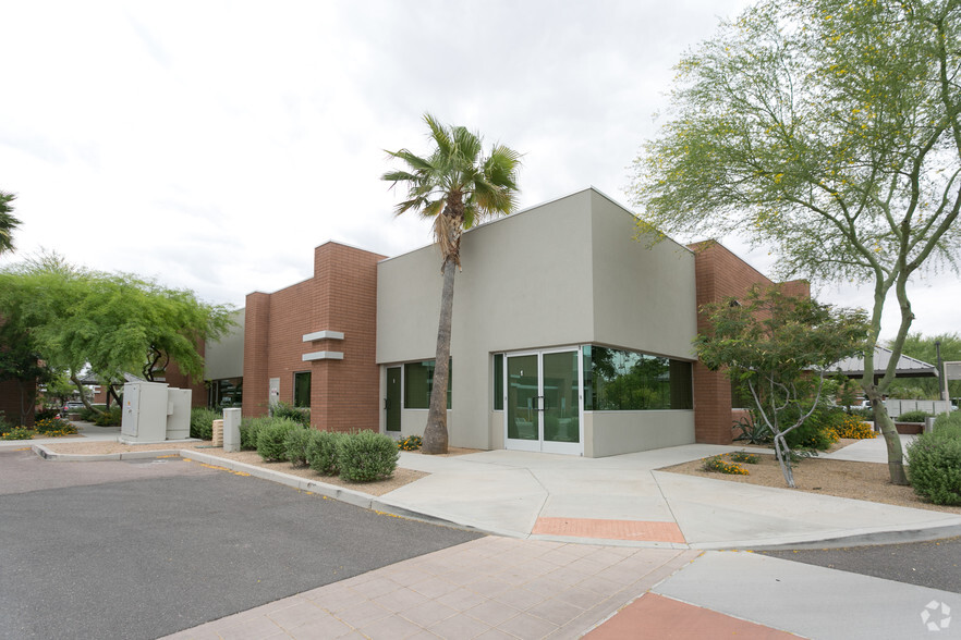 5560 W Chandler Blvd, Chandler, AZ à vendre - Photo de l’immeuble – Image 2 sur 14