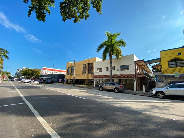 2268 SW 8th St, Miami, FL à vendre - Photo de l’immeuble – Image 2 sur 12