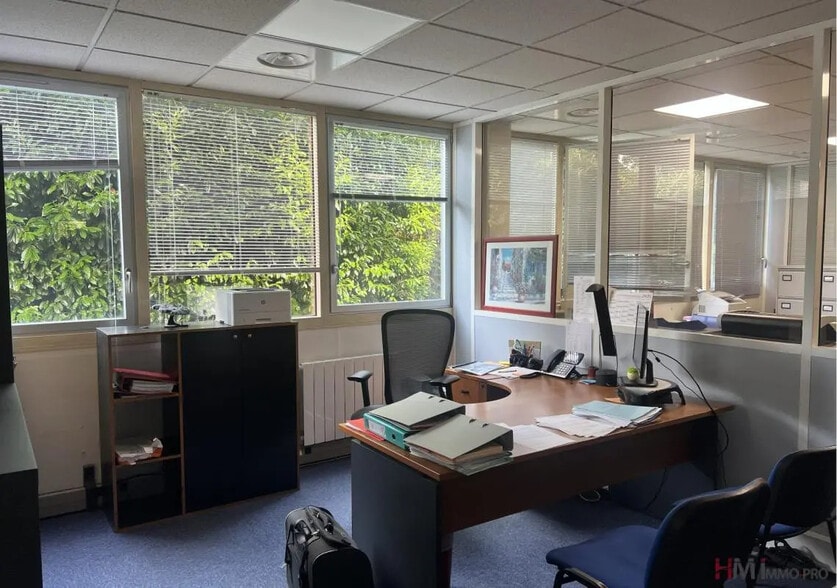 Bureau dans Bois-Guillaume à louer - Photo de l’immeuble – Image 2 sur 5