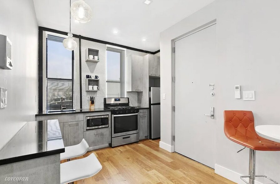 58 De Sales Pl, Brooklyn, NY à vendre - Photo de l’immeuble – Image 3 sur 5