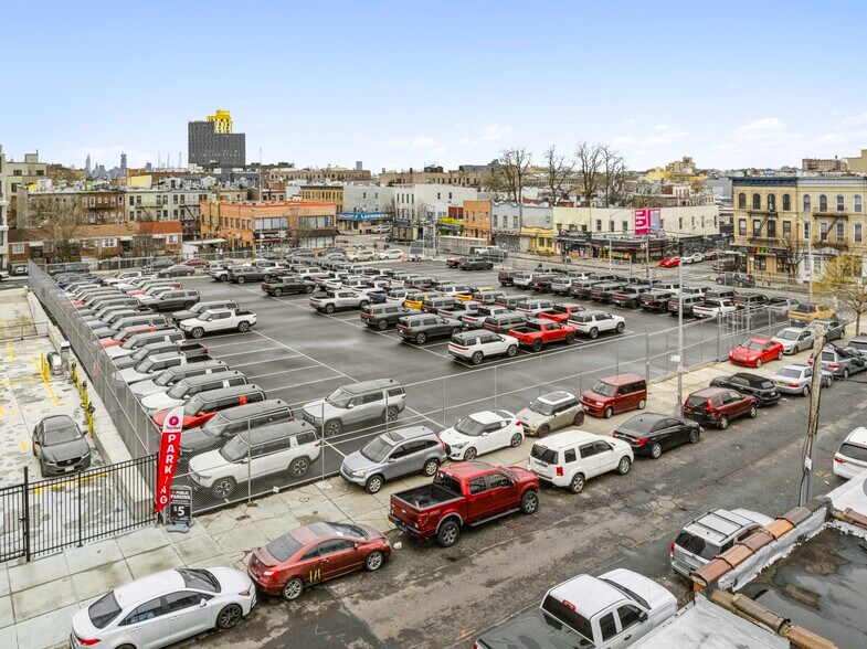900-932 Wyckoff Ave, Brooklyn, NY à louer - Aérien – Image 2 sur 10