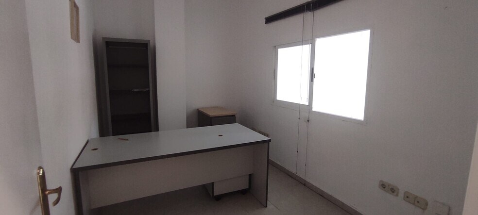 C. de Sta. Catalina, 19, Majadahonda, Madrid à louer - Photo de l’immeuble – Image 2 sur 7