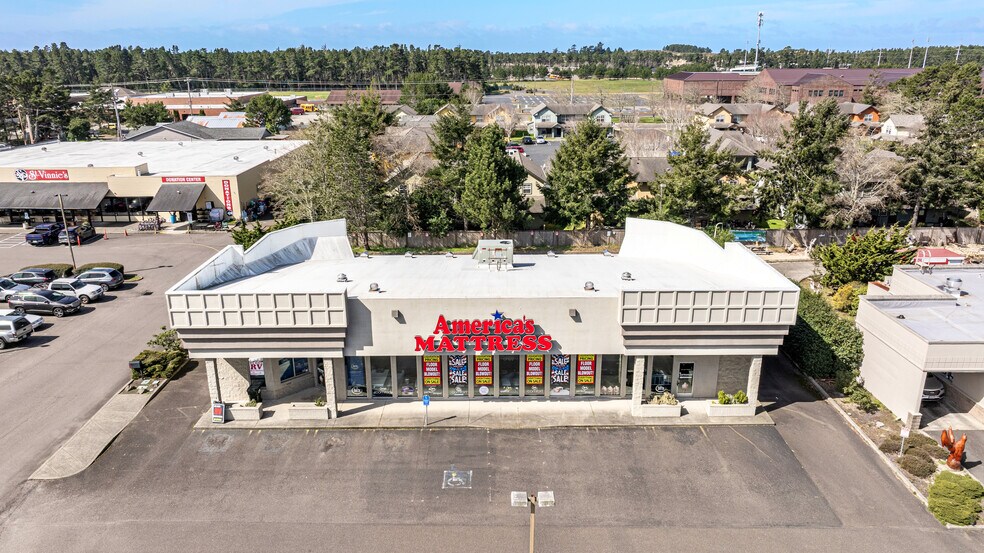 2455 US-101 Hwy, Florence, OR à louer - Photo principale – Image 1 sur 7