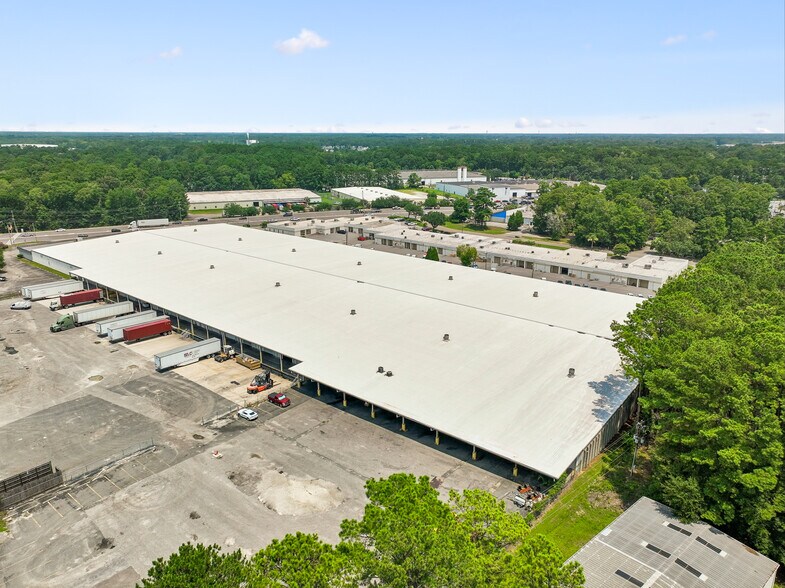 3191 Ashley Phosphate Rd, North Charleston, SC à louer - Photo de l’immeuble – Image 3 sur 4