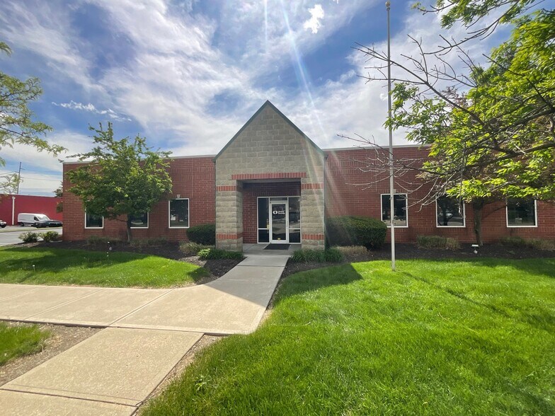 9155 Harrison Park Ct, Indianapolis, IN à vendre - Photo de l’immeuble – Image 3 sur 9