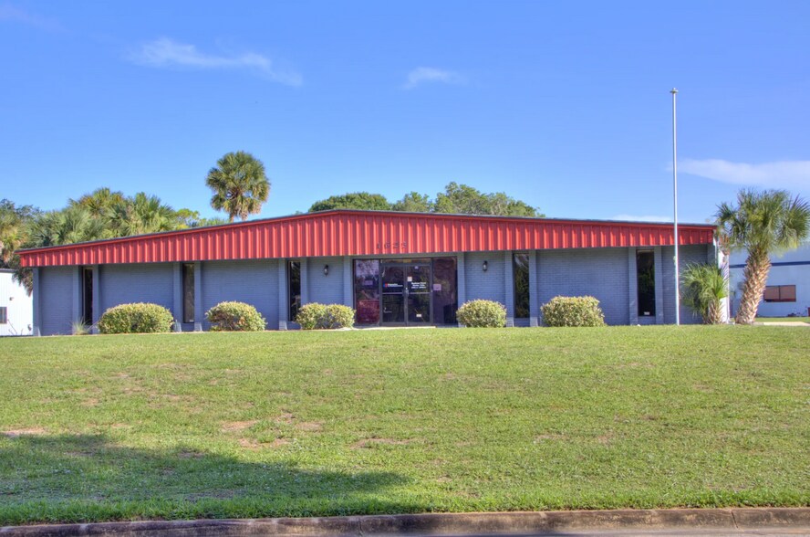 1625 White Dr, Titusville, FL à vendre - Photo de l’immeuble – Image 2 sur 12