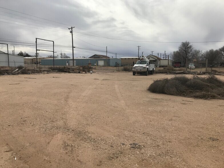 103 W Gulf St, Sundown, TX à vendre - Photo de l’immeuble – Image 3 sur 12