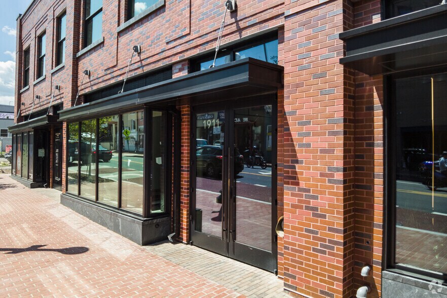 1909 Martin Luther King Jr. Ave SE, Washington, DC à louer - Photo de l’immeuble – Image 3 sur 6