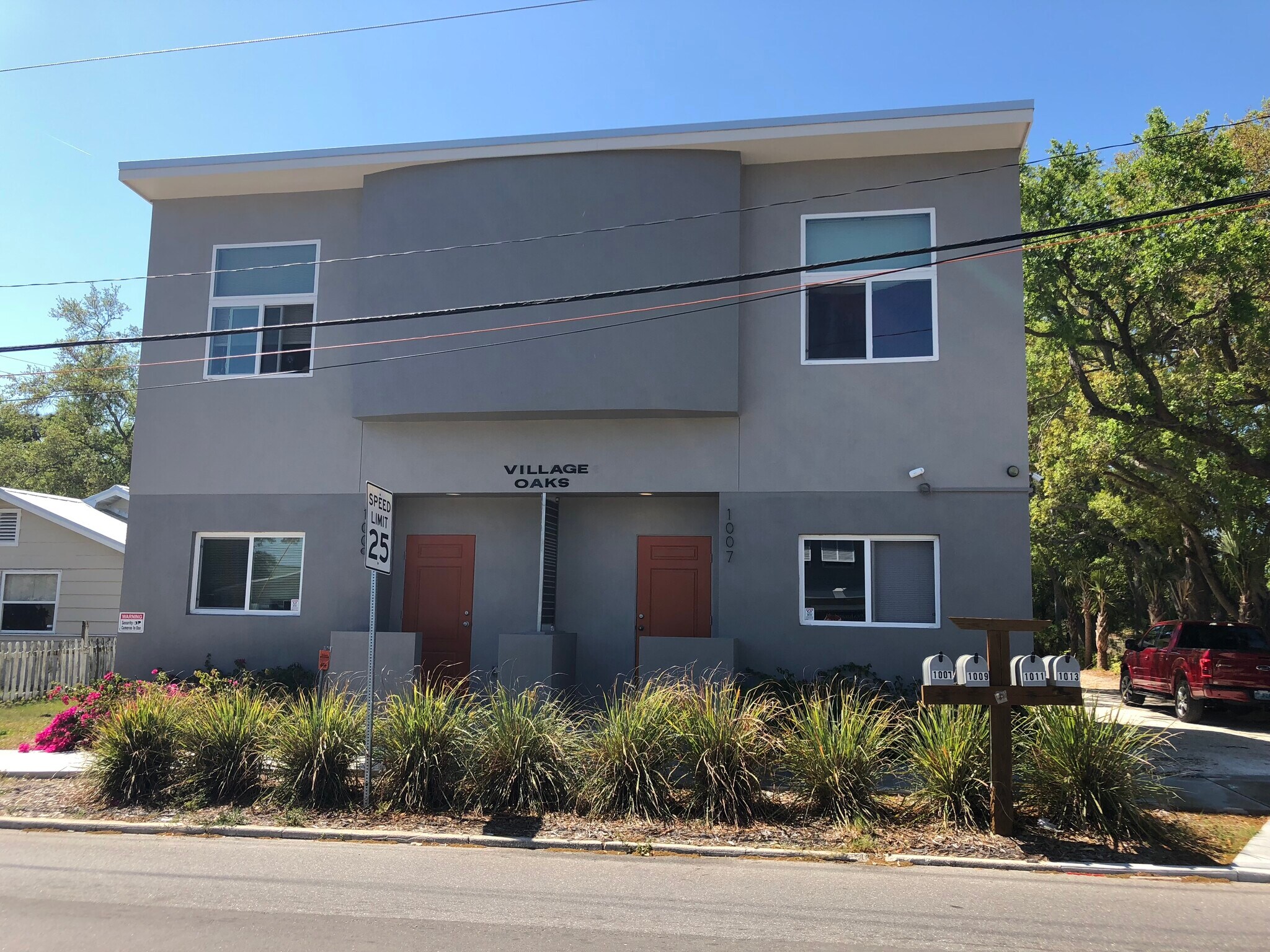 1007 N East Ave, Sarasota, FL à vendre Photo de l’immeuble– Image 1 sur 13