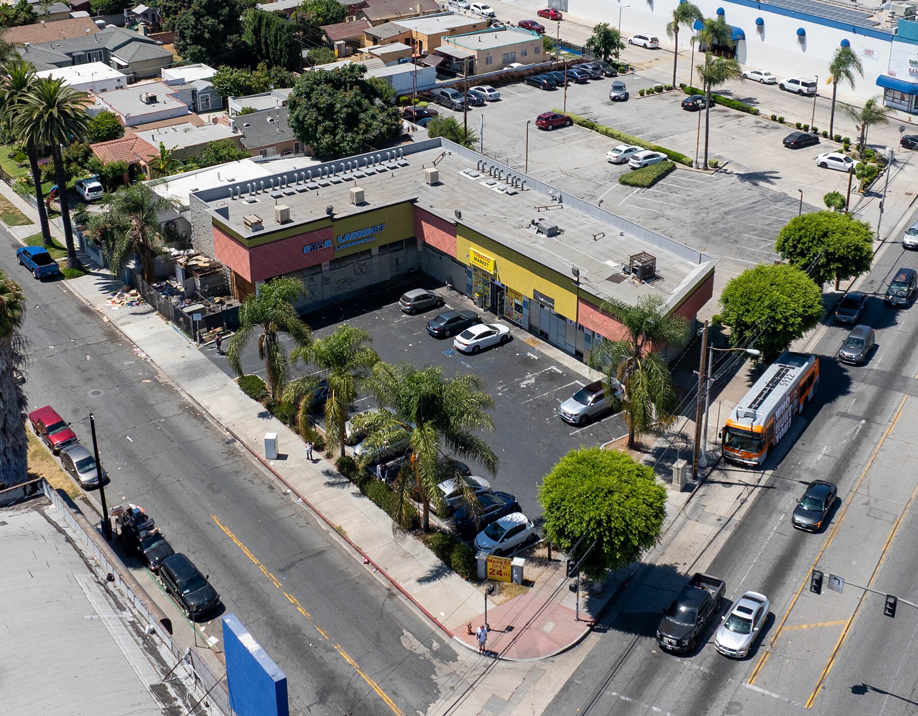 2109 N Long Beach Blvd, Compton, CA à vendre Photo de l’immeuble– Image 1 sur 10