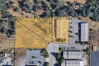 Plus de détails pour 1691 Zachi Way, Redding, CA - Spécialisé à vendre