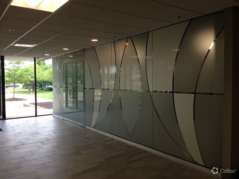 500 Stephenson Hwy, Troy, MI à louer - Photo intérieure – Image 3 sur 10