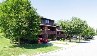 Plus de détails pour 101-404 Cedar Hill Dr, McMurray, PA - Logement à vendre