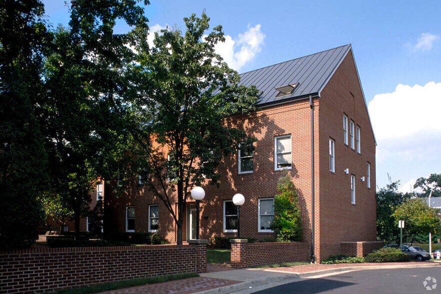 4232 King St, Alexandria, VA à vendre - Photo de l’immeuble – Image 2 sur 12