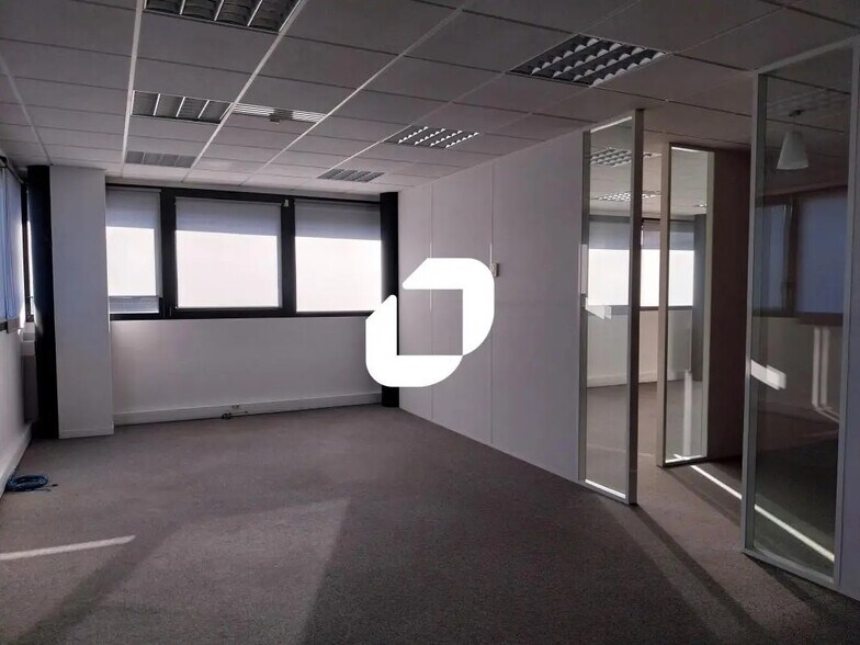 Bureau dans Saint-Herblain à louer - Photo de l’immeuble – Image 2 sur 22