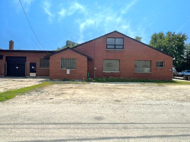 13 Burdent Dr, Crystal Lake, IL à louer - Photo de l’immeuble – Image 2 sur 5