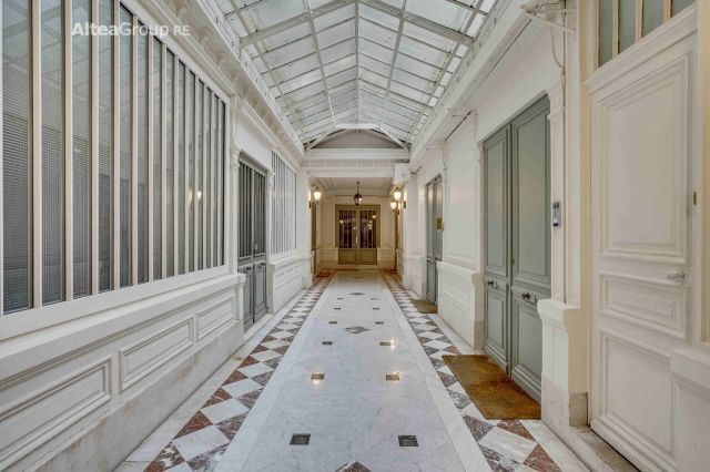 Bureau dans Paris à vendre - Hall d’entrée – Image 2 sur 9