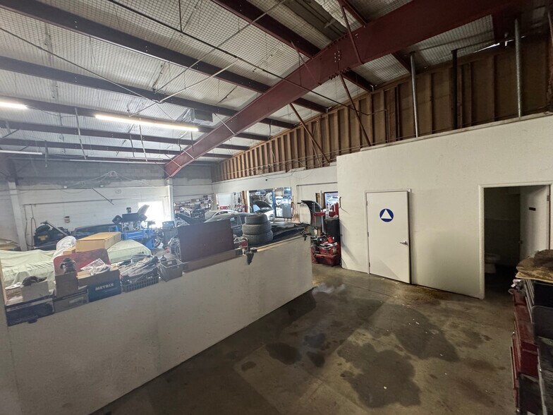 505 N Burke St, Visalia, CA à vendre - Photo de l’immeuble – Image 3 sur 7