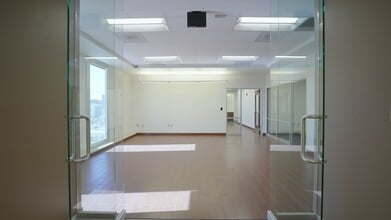 201 E Main Dr, El Paso, TX à louer - Vidéo sur l’annonce professionnelle 