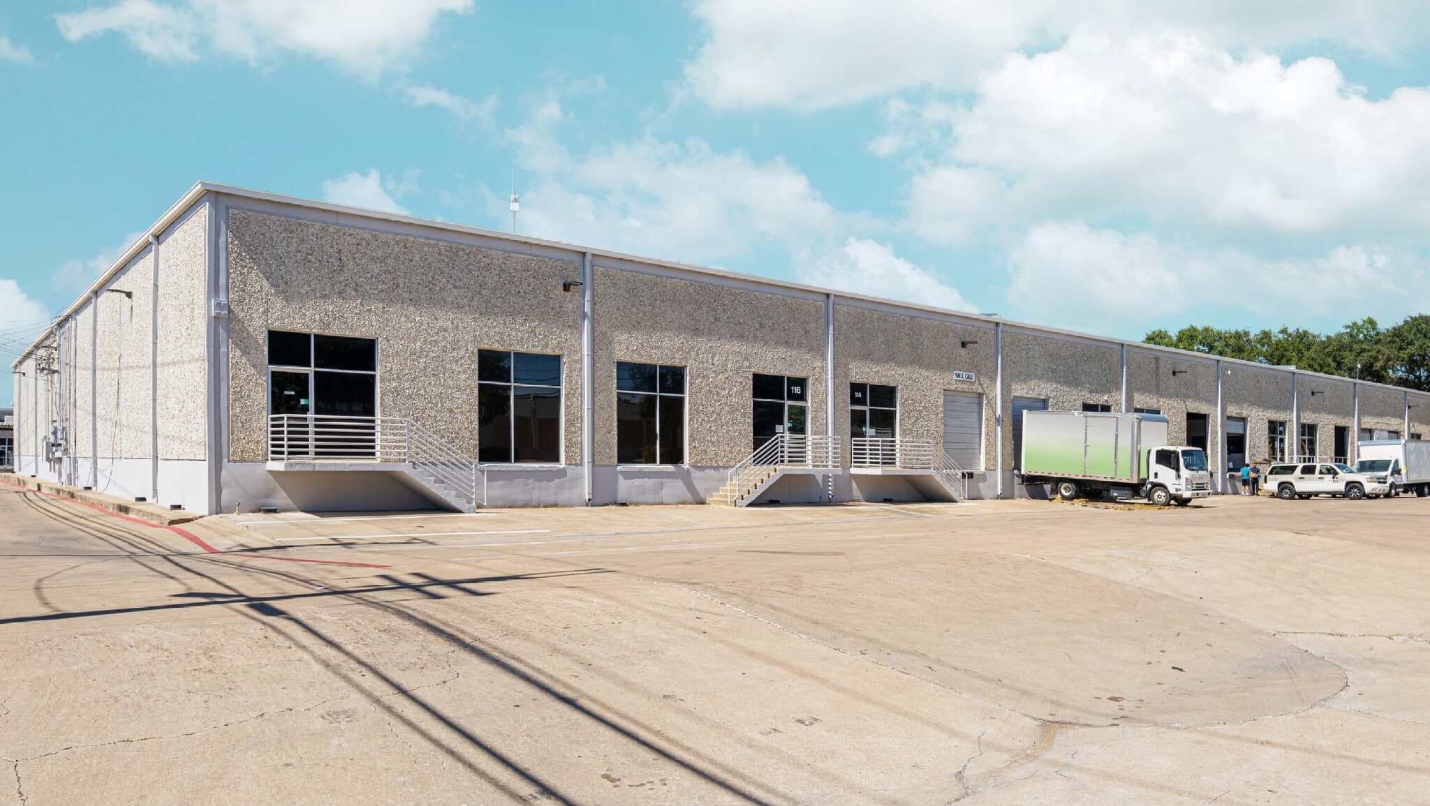 3206 Industrial Ter, Austin, TX à louer Photo de l’immeuble– Image 1 sur 1