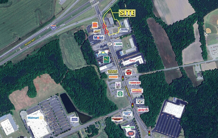 906 Radford Blvd, Dillon, SC à louer - Photo de l’immeuble – Image 1 sur 3