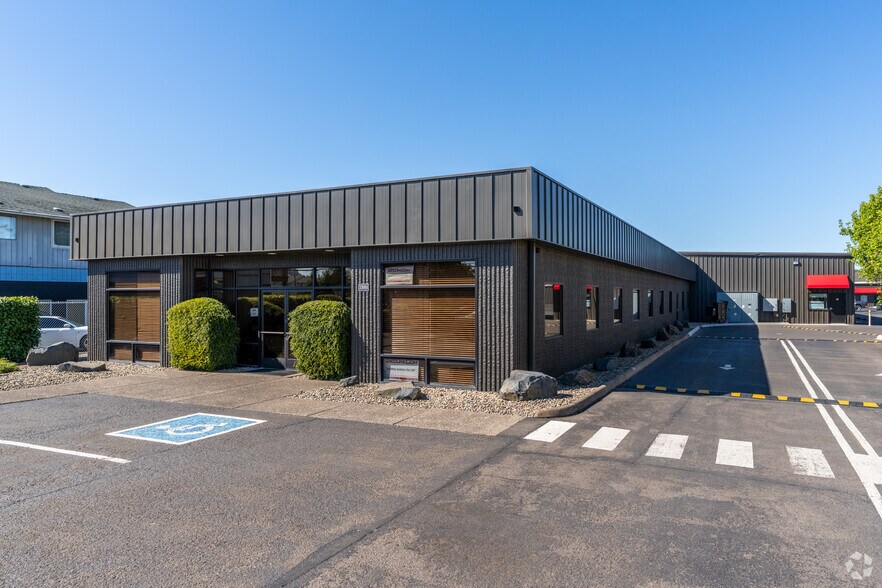 3400 Main St, Springfield, OR à louer - Photo de l’immeuble – Image 3 sur 7