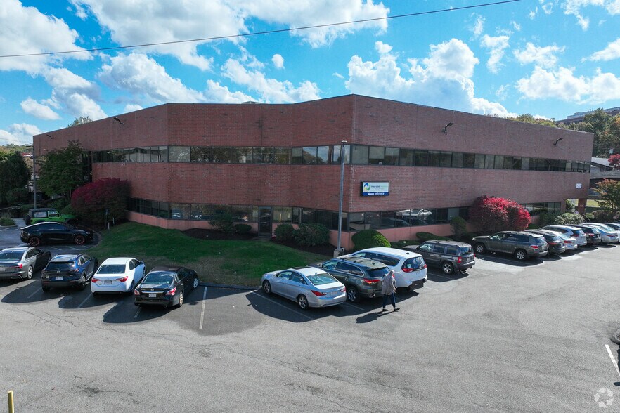 1881 Worcester Rd, Framingham, MA à louer - Photo de l’immeuble – Image 2 sur 4