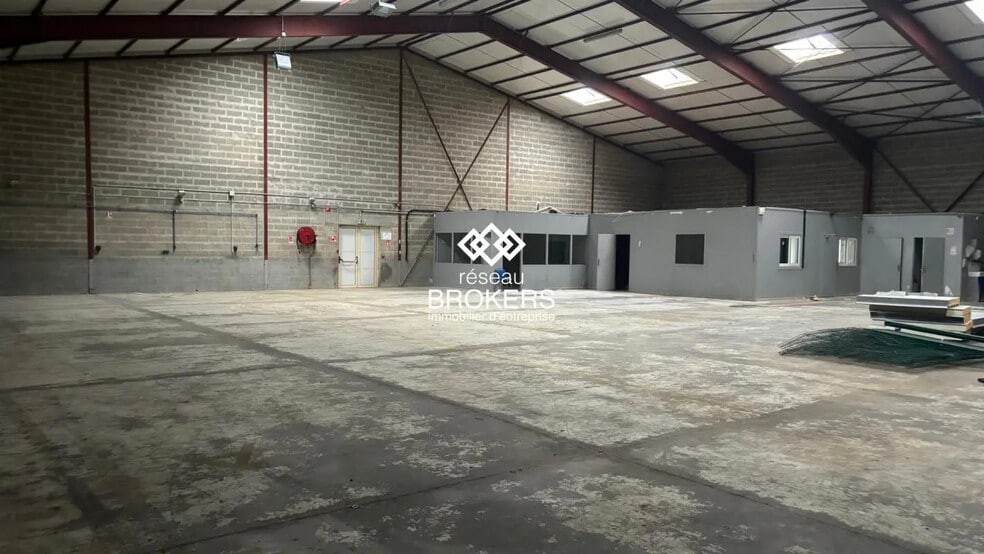 Local d’activités dans Coignières à louer - Photo intérieure – Image 2 sur 4