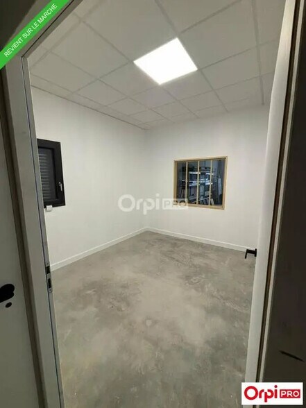 Local d’activités dans Guilherand-Granges à louer - Photo intérieure – Image 3 sur 3