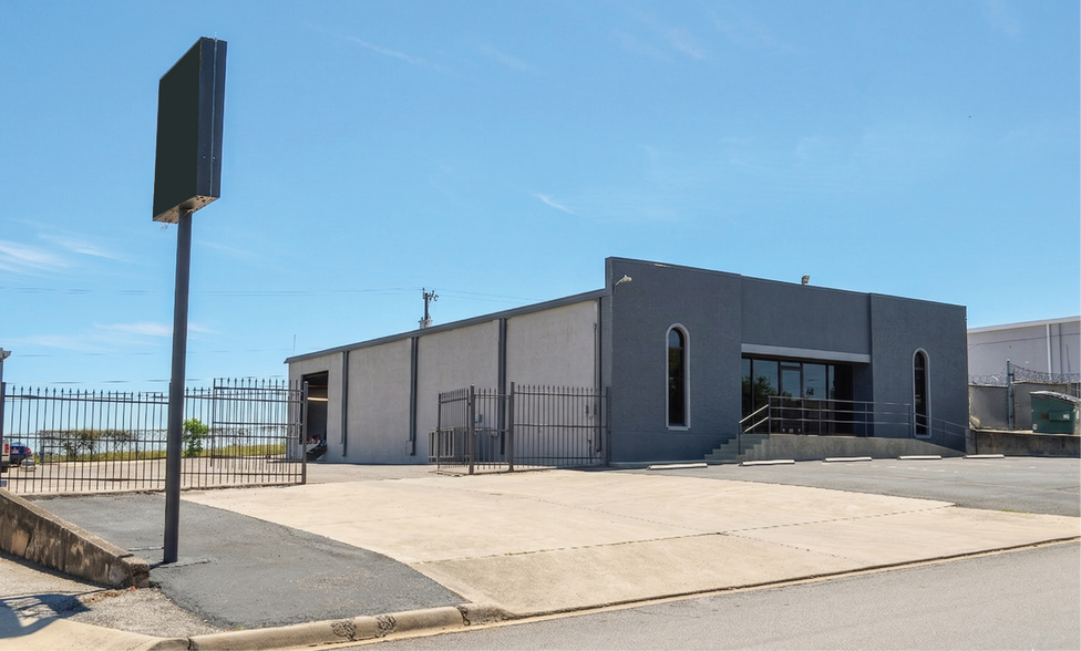11922 Warfield St, San Antonio, TX à vendre - Photo de l’immeuble – Image 1 sur 7