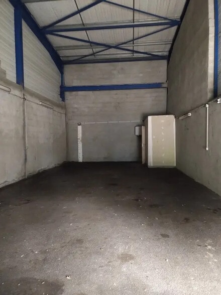 Industriel/Logistique dans Saint-Vincent-de-Mercuze à louer - Photo de l’immeuble – Image 3 sur 6