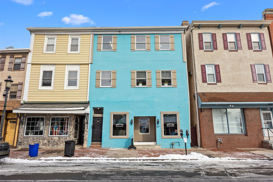 207 Mill St, Bristol, PA à vendre - Photo de l’immeuble – Image 1 sur 26