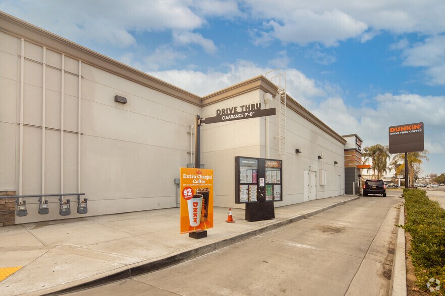 1800 23rd St, Bakersfield, CA à vendre - Photo de l’immeuble – Image 2 sur 6