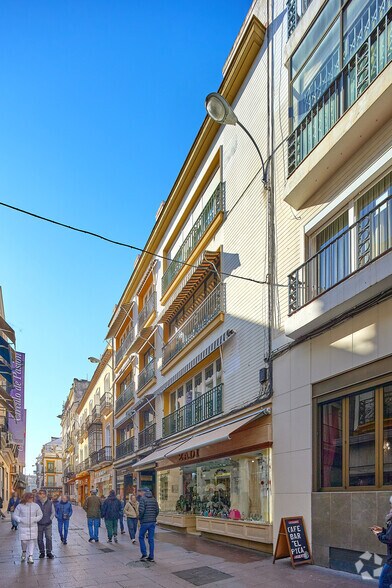Calle Sierpes, 48, Séville, Sevilla à louer - Photo de l’immeuble – Image 3 sur 9