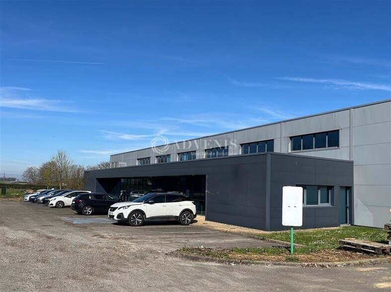 Local d'activités dans Sonzay à vendre - Photo de l’immeuble – Image 2 sur 9