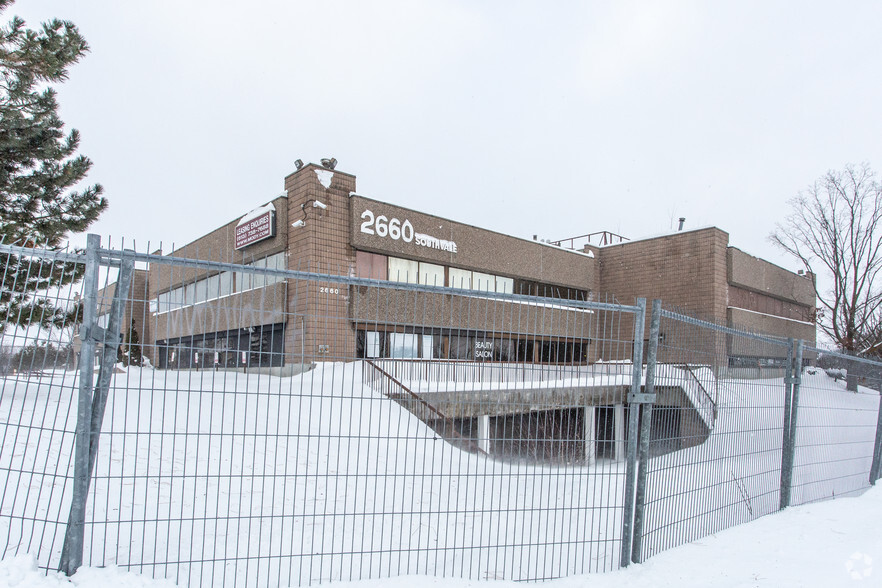 2660 Southvale Cres, Ottawa, ON à louer - Photo principale – Image 1 sur 2