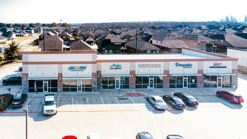 2215 Rollingbrook Dr, Baytown, TX à vendre - Photo de l’immeuble – Image 2 sur 5