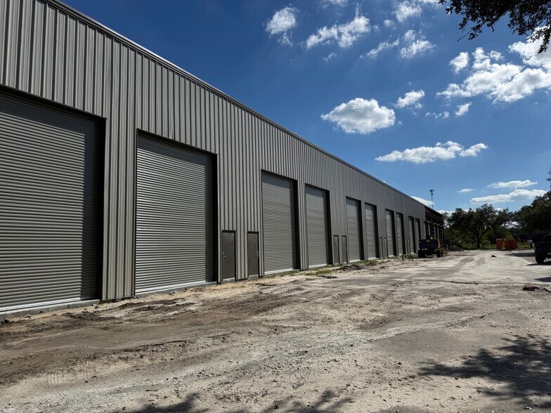 1402-1472 Old Dixie Hwy, Vero Beach, FL à louer - Photo de l’immeuble – Image 3 sur 16