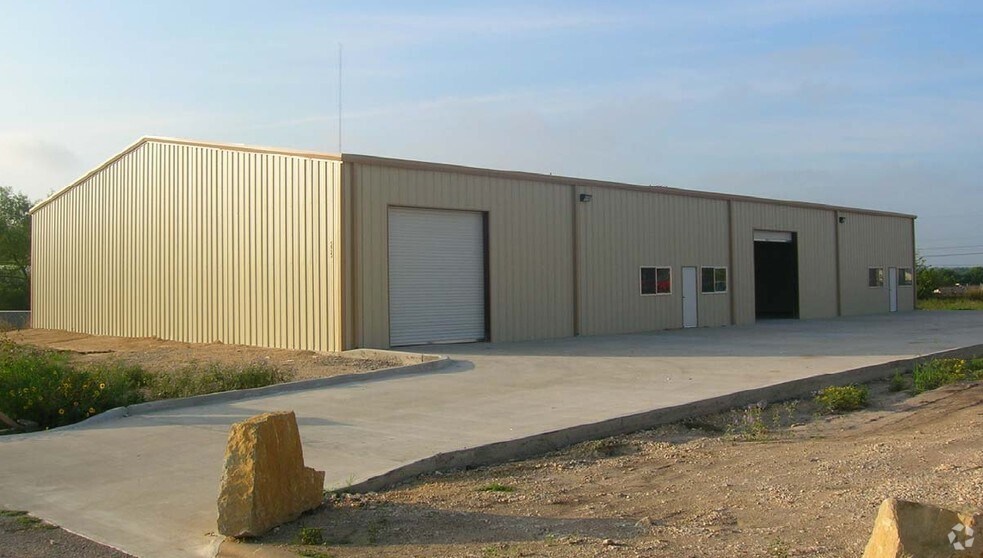 239 Investment Loop, Hutto, TX à vendre - Photo principale – Image 1 sur 16