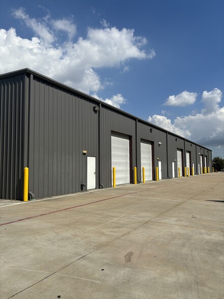 1301 TX-99, Baytown, TX à louer - Photo de l’immeuble – Image 2 sur 2