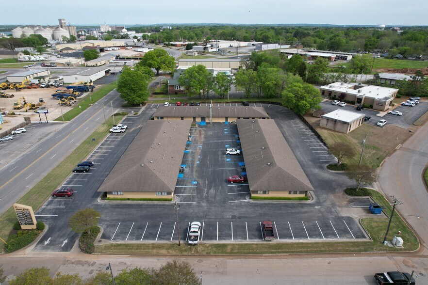 801 NE Church St, Decatur, AL à louer - Photo de l’immeuble – Image 2 sur 5