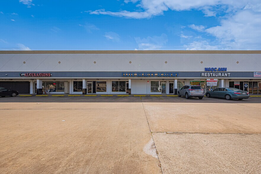 8002-8138 Boone Rd, Houston, TX à louer - Photo de l’immeuble – Image 1 sur 11