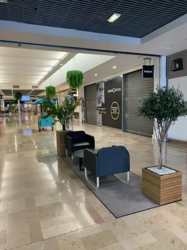 Plus de détails pour Local commercial à louer