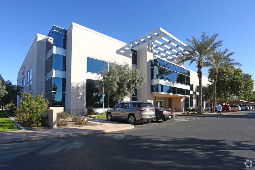 1445 S Spectrum Blvd, Chandler, AZ à louer - Photo de l’immeuble – Image 2 sur 10